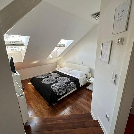 Room DeLuxe Zagreb Buitenkant foto