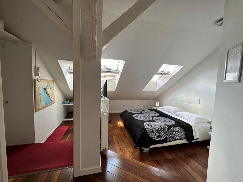Room DeLuxe Zagreb Buitenkant foto
