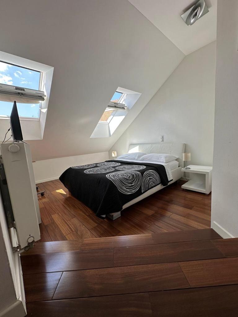 Room DeLuxe Zagreb Buitenkant foto