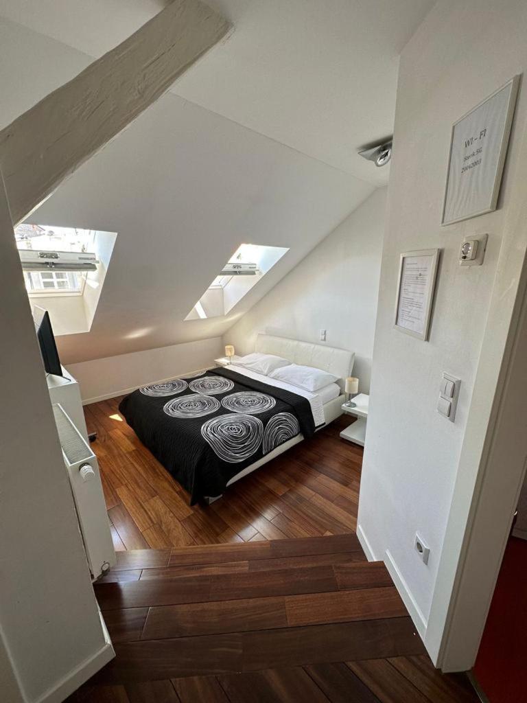 Room DeLuxe Zagreb Buitenkant foto