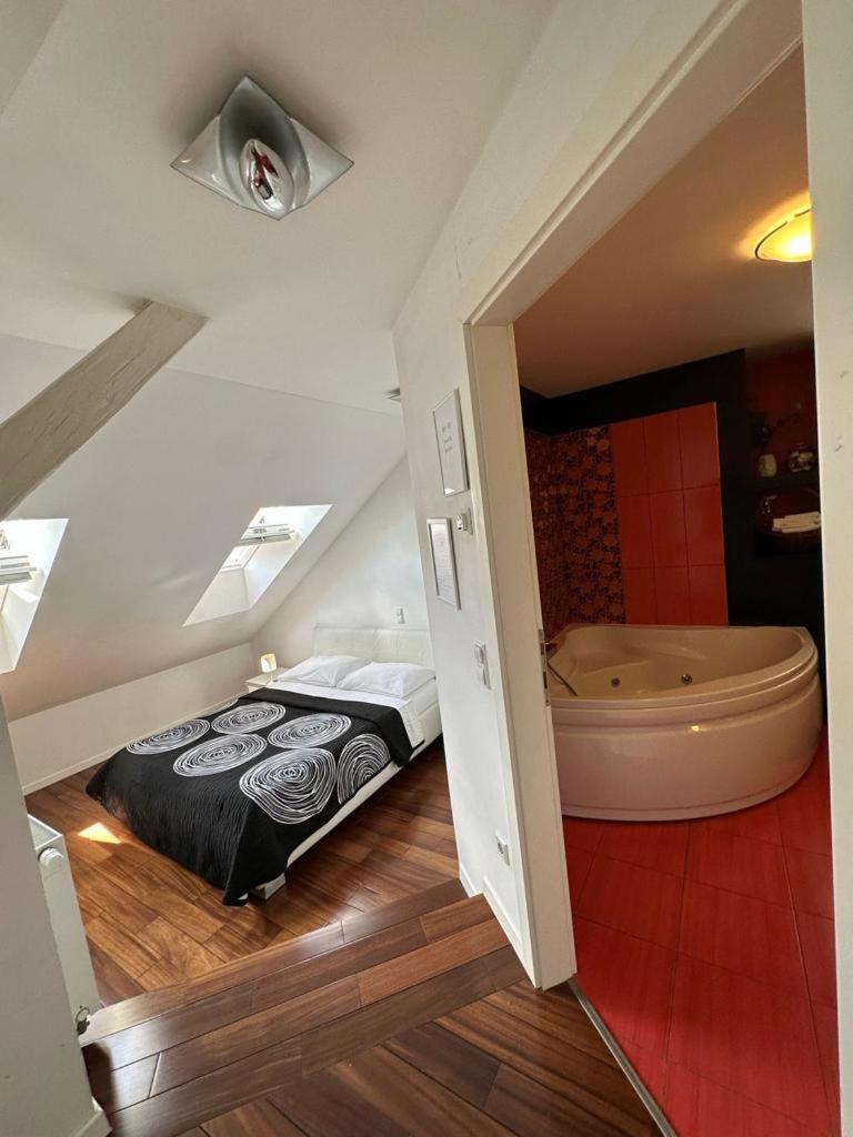 Room DeLuxe Zagreb Buitenkant foto